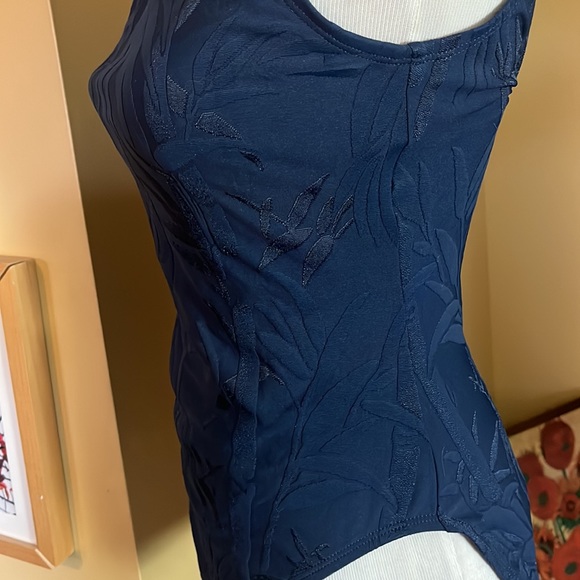 TOMMY BAHAMA Size 14 Monochromic MODEST Palm-tree "Textured Print" 1-Pc $158 NEW - Picture 15 of 16